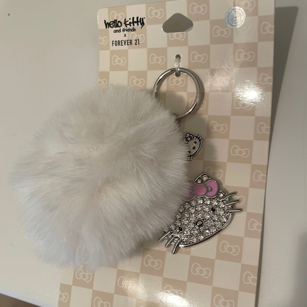 New Hello Kitty key chain x Forever 21